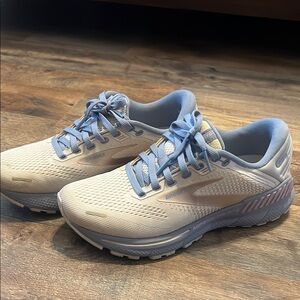 Brooks Women's Running Shoes adrenaline GTS 22